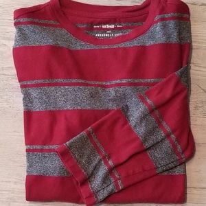 👕 Boys Long Sleeve Tshirt - XL